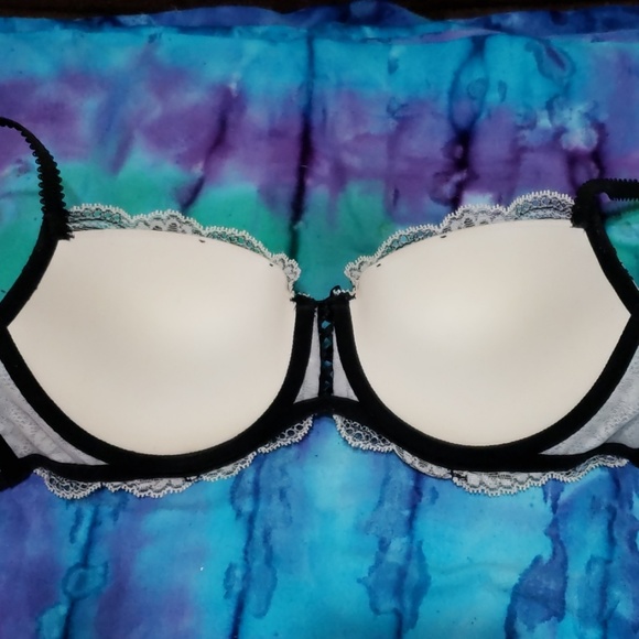 Victoria's Secret Blk/Wht Rhinestone Bra sz34C - Picture 2 of 8